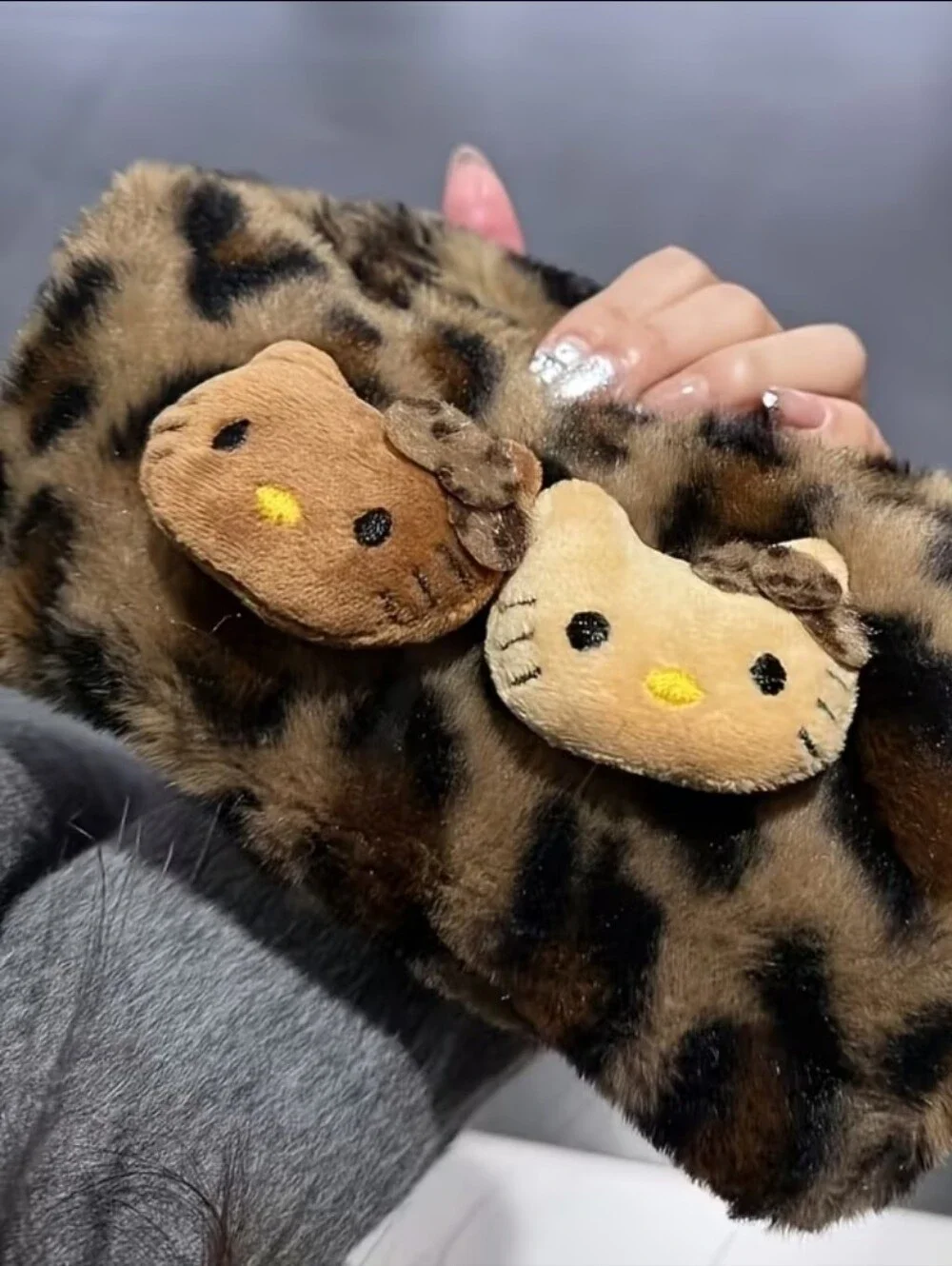 Hello Kitty Leopard Print Wild Fur Pouch New